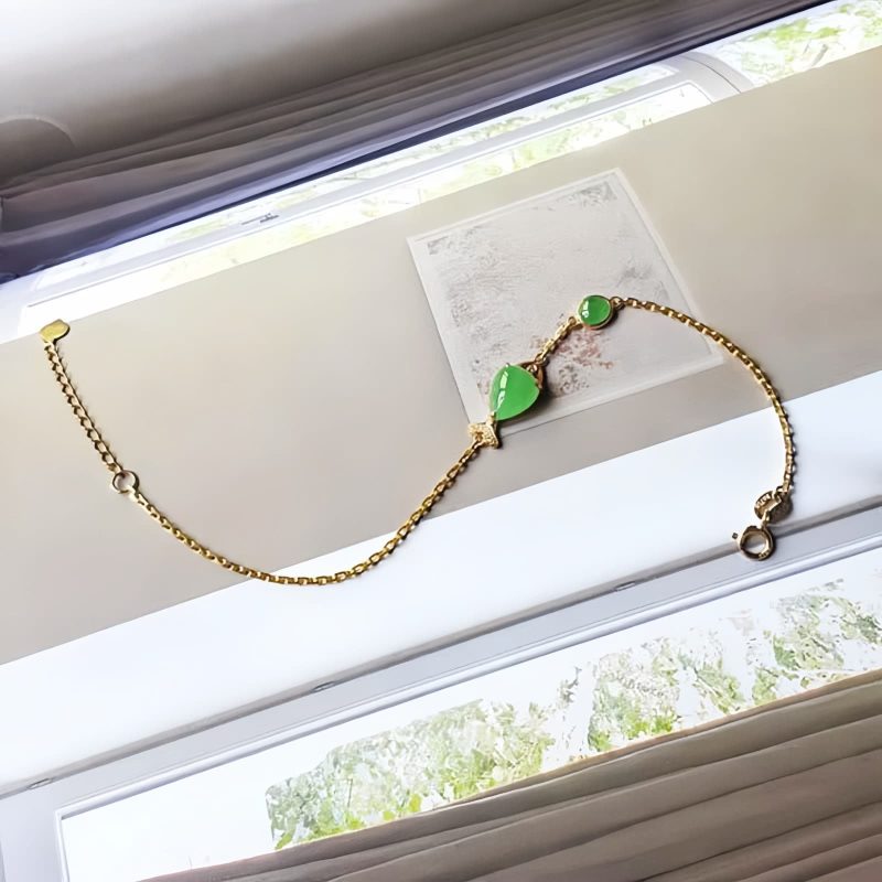 Pulsera de Fuerza con Koi de Calcedonia Verde Green Chalcedony Koi Fish Strength Bracelet