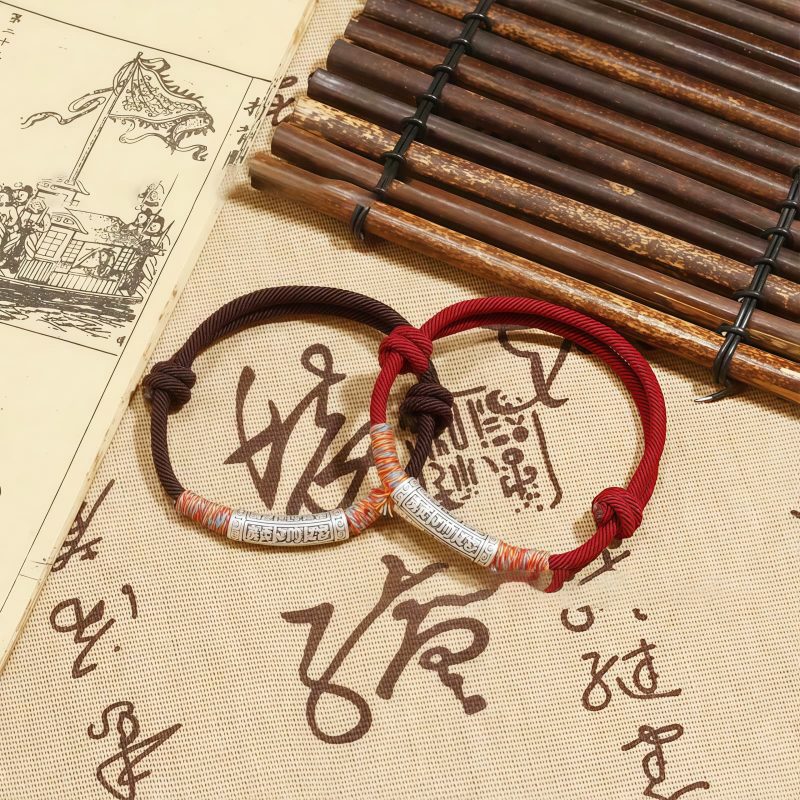 Pulseira de Corda Artesanal em Prata 999 com Mantra Om Mani Padme Hum Handmade 999 Sterling Silver Om Mani Padme Hum Rope Bracelet