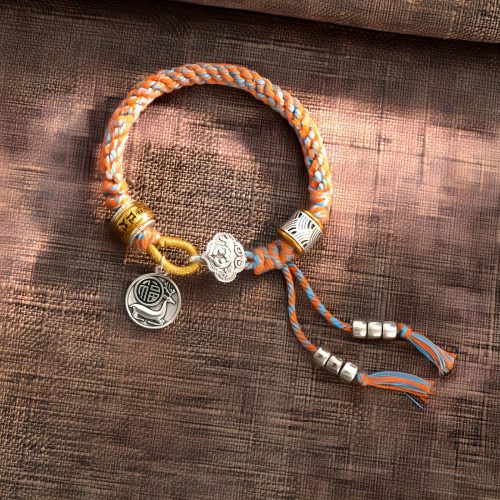 Pulseira Trançada Artesanal Tibetana da Sorte com Om Mani Padme Hum Pulseira Trançada Artesanal Tibetana da Sorte com Om Mani Padme Hum