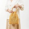 حقيبة يد من خرز الخشب المنسوج يدوياً بمقبض من الخيزران Handwoven Wooden Beads Bamboo Handle Bag