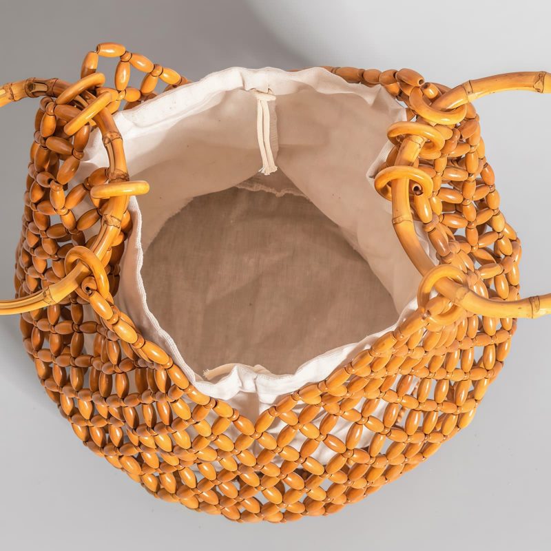 حقيبة يد من خرز الخشب المنسوج يدوياً بمقبض من الخيزران Handwoven Wooden Beads Bamboo Handle Bag