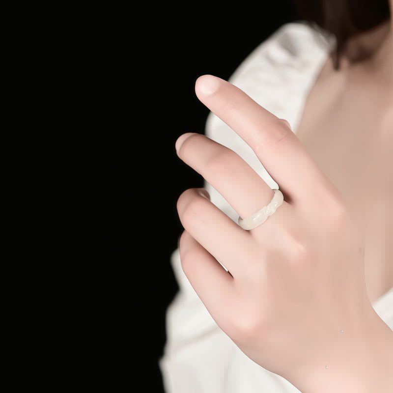 Anillo de la Suerte con Koi de Jade de Hetian Hetian Jade Koi Fish Luck Ring