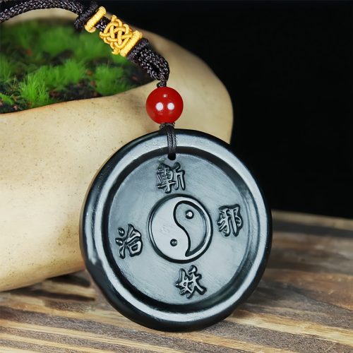 Collar con colgante de armonía Yin Yang de jade natural de Hetian Collar con colgante de armonía Yin Yang de jade natural de Hetian