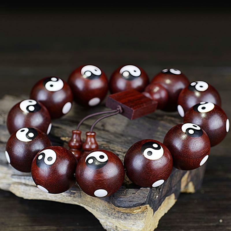 Pulsera de Sándalo Rojo Yin Yang: Armonía y Protección Red Sandalwood Yin Yang Harmony Bracelet