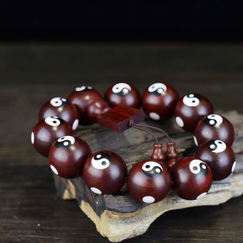 Pulsera de Sándalo Rojo Yin Yang: Armonía y Protección Red Sandalwood Yin Yang Harmony Bracelet