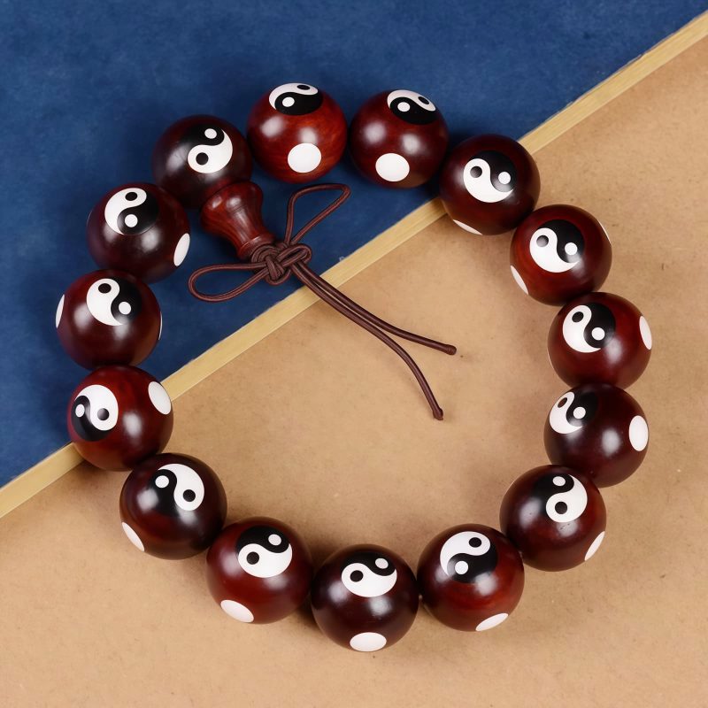 Pulsera de Sándalo Rojo Yin Yang: Armonía y Protección Red Sandalwood Yin Yang Harmony Bracelet