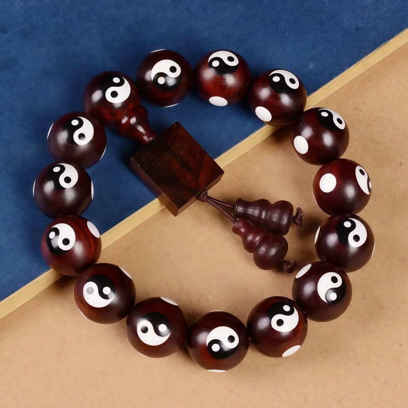 Pulsera de Sándalo Rojo Yin Yang: Armonía y Protección Red Sandalwood Yin Yang Harmony Bracelet