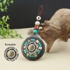 Llavero de Concha Tibetana Om Mani Padme Hum Tibetan Conch Om Mani Padme Hum Key Chain