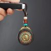 Llavero de Concha Tibetana Om Mani Padme Hum Tibetan Conch Om Mani Padme Hum Key Chain