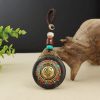 Llavero de Concha Tibetana Om Mani Padme Hum Tibetan Conch Om Mani Padme Hum Key Chain