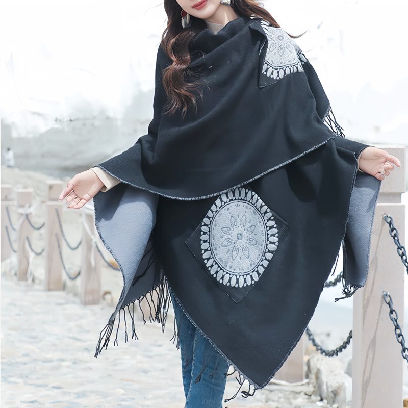 ポケット付きチベット幾何学模様マント Tibetan Geometric Mandala Shawl with Pockets
