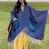 ポケット付きチベット幾何学模様マント Tibetan Geometric Mandala Shawl with Pockets