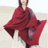 ポケット付きチベット幾何学模様マント Tibetan Geometric Mandala Shawl with Pockets