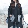 ポケット付きチベット幾何学模様マント Tibetan Geometric Mandala Shawl with Pockets