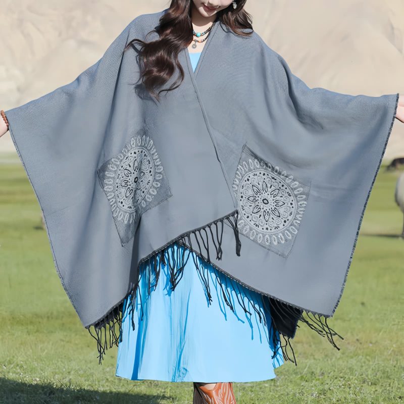 ポケット付きチベット幾何学模様マント Tibetan Geometric Mandala Shawl with Pockets