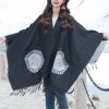 ポケット付きチベット幾何学模様マント Tibetan Geometric Mandala Shawl with Pockets
