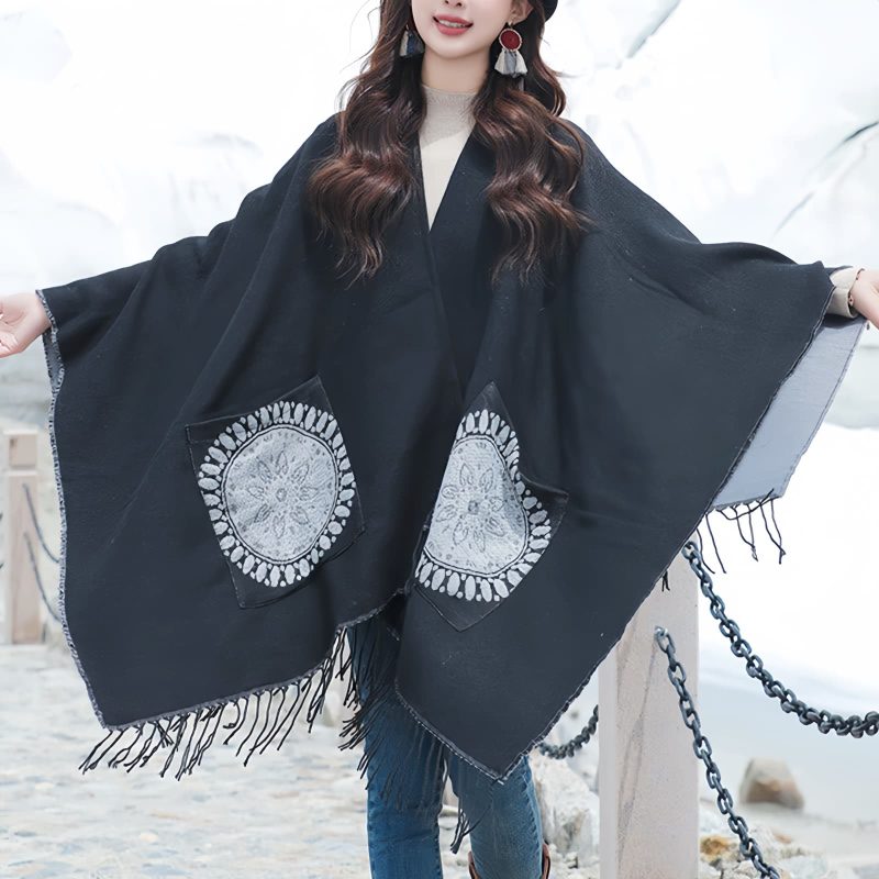 ポケット付きチベット幾何学模様マント Tibetan Geometric Mandala Shawl with Pockets