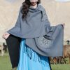 ポケット付きチベット幾何学模様マント Tibetan Geometric Mandala Shawl with Pockets