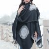 ポケット付きチベット幾何学模様マント Tibetan Geometric Mandala Shawl with Pockets