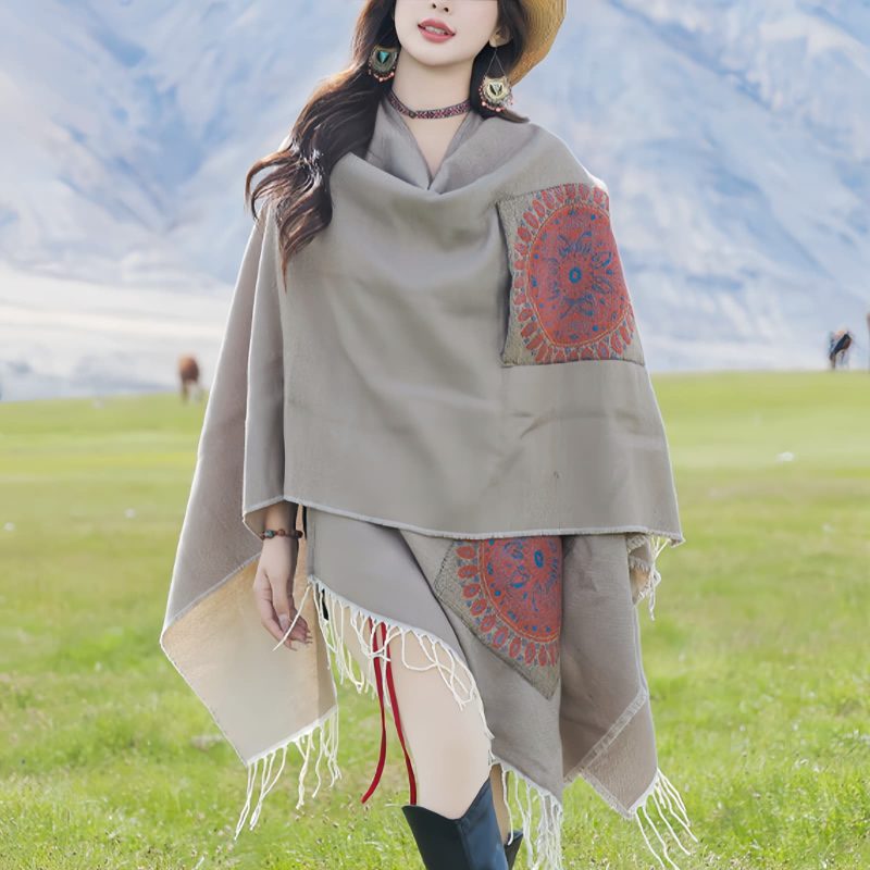 ポケット付きチベット幾何学模様マント Tibetan Geometric Mandala Shawl with Pockets
