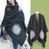 ポケット付きチベット幾何学模様マント Tibetan Geometric Mandala Shawl with Pockets