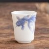كوب شاي سيراميك أبيض مزخرف بأسماك الكوي White Ceramic Koi Fish Teacup
