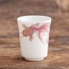 كوب شاي سيراميك أبيض مزخرف بأسماك الكوي White Ceramic Koi Fish Teacup