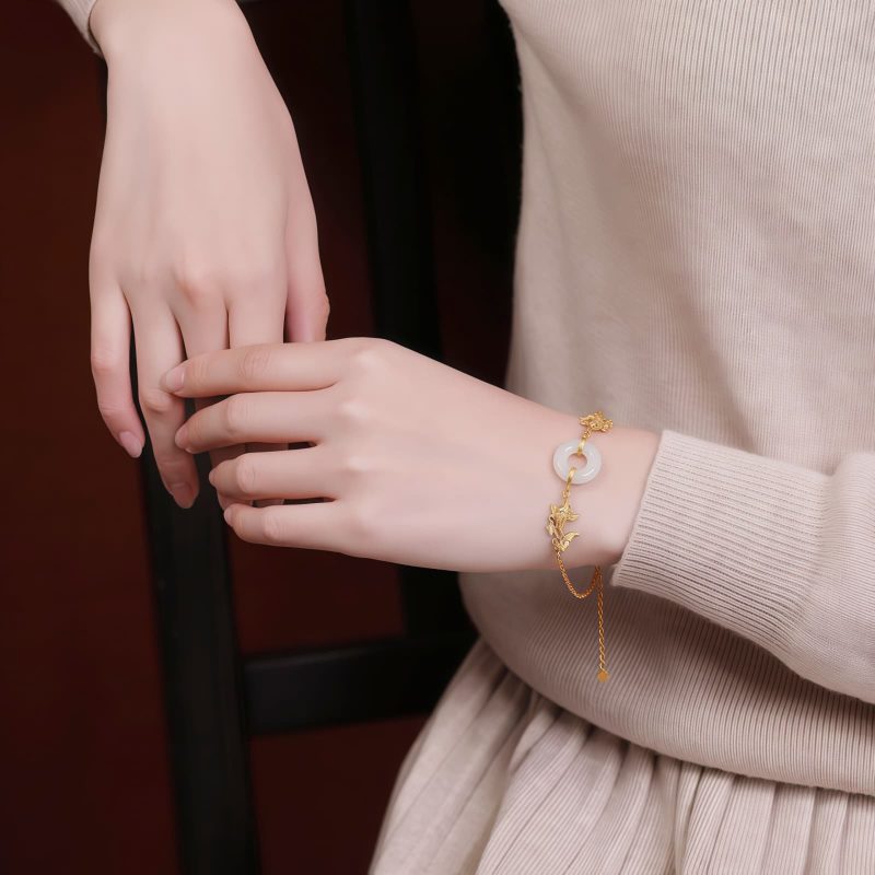 Pulseira de Jade Branco com Peixe Koi para Prosperidade White Jade Koi Fish Wealth Bracelet
