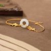 Pulseira de Jade Branco com Peixe Koi para Prosperidade White Jade Koi Fish Wealth Bracelet