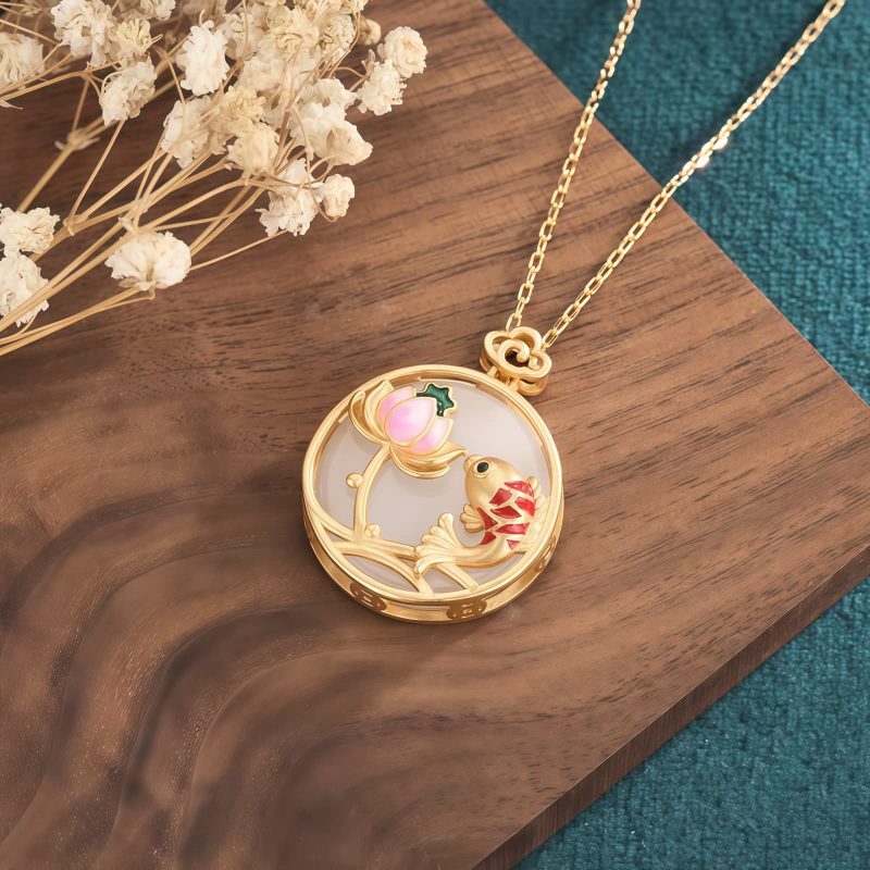 Collar con dije de Loto y Koi de Jade Blanco White Jade Koi Lotus Pendant Necklace