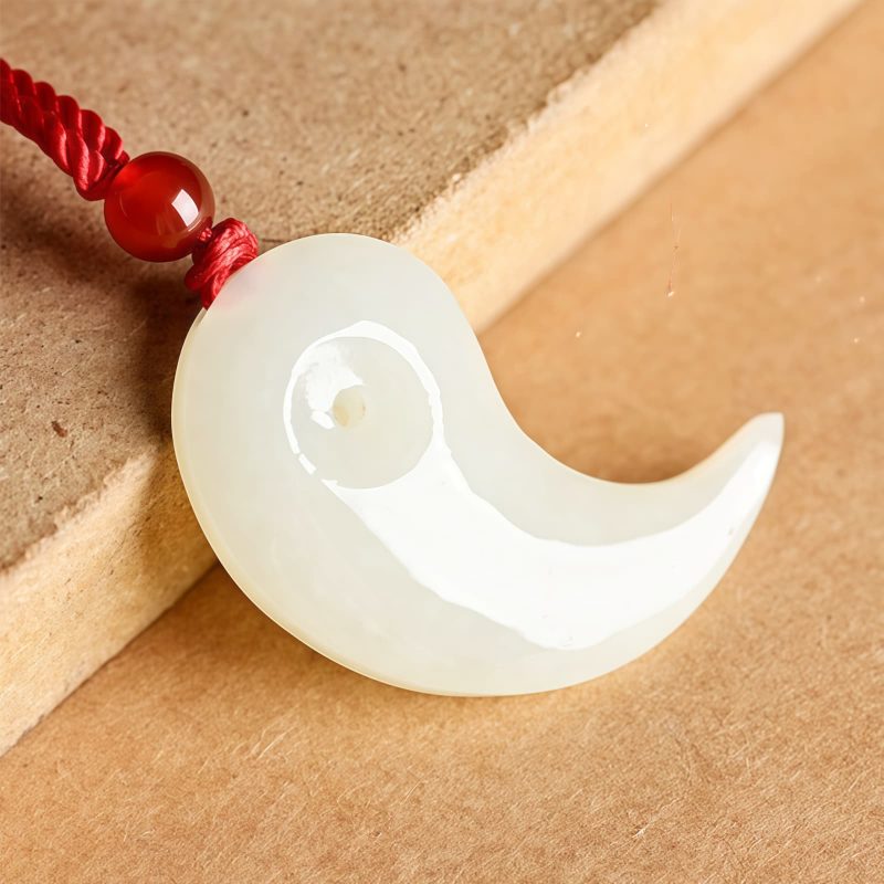Collar de Protección Yin Yang de Jade Blanco y Cian Yin Yang White and Cyan Jade Protection Necklace