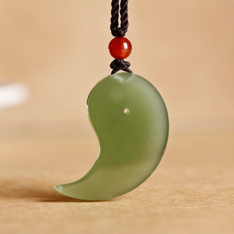 Collar de Protección Yin Yang de Jade Blanco y Cian Yin Yang White and Cyan Jade Protection Necklace