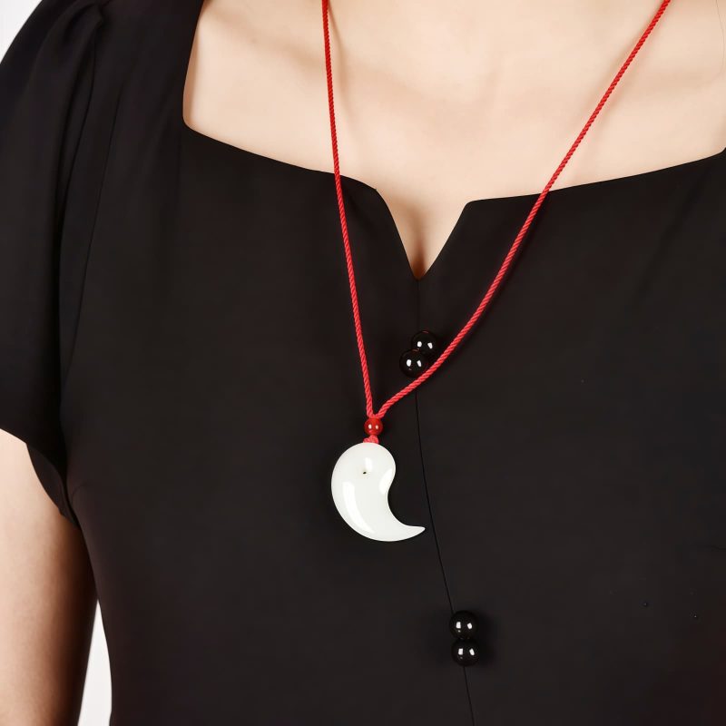 Collar de Protección Yin Yang de Jade Blanco y Cian Yin Yang White and Cyan Jade Protection Necklace