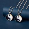 Collar con colgante de acero de titanio con diseño Yin Yang, pez Koi y dragón Yin Yang Koi Fish Dragon Titanium Steel Pendant Necklace