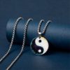 Collar con colgante de acero de titanio con diseño Yin Yang, pez Koi y dragón Yin Yang Koi Fish Dragon Titanium Steel Pendant Necklace