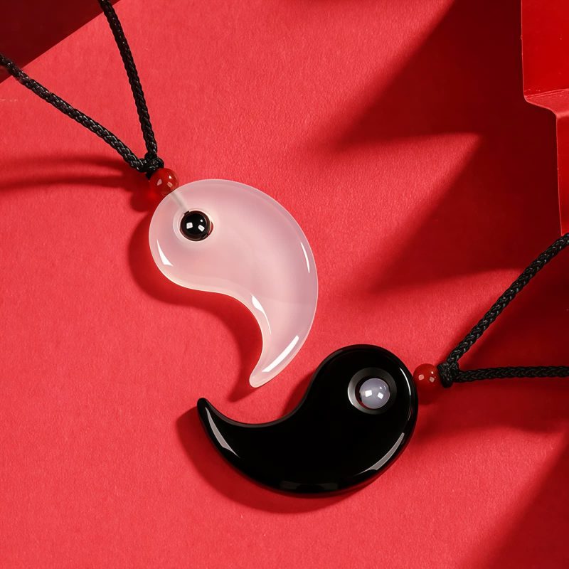 Collar con dije de Ónix Negro y Ágata Blanca Yin Yang Yin Yang Black Onyx White Agate Pendant Necklace