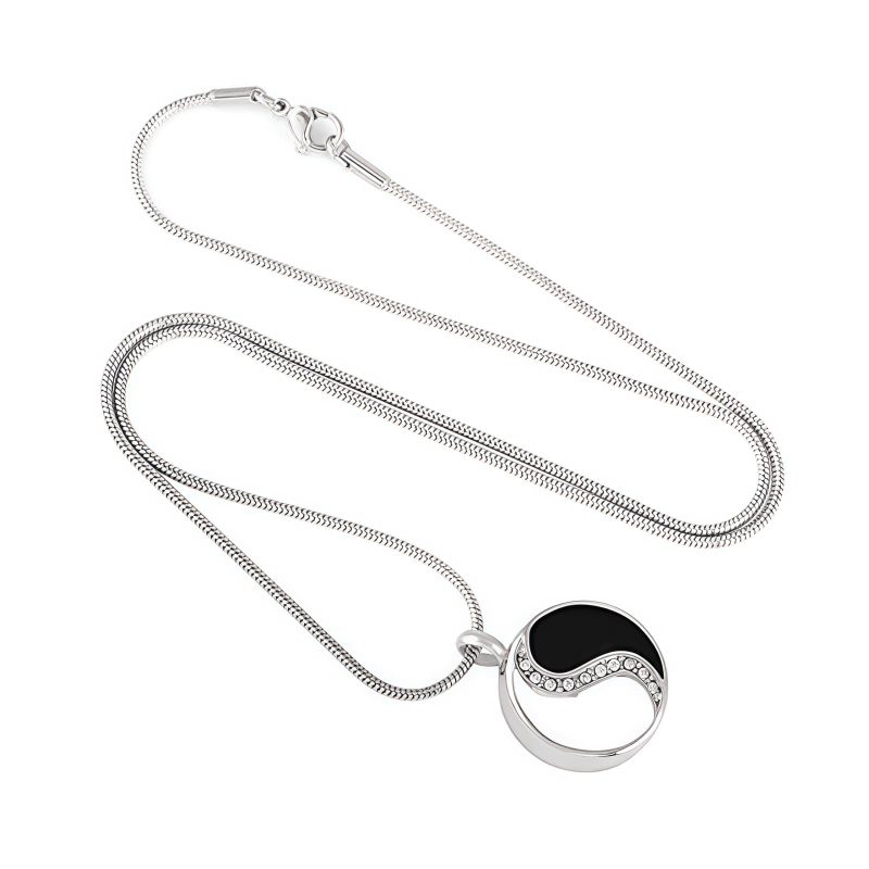Collar con colgante de armonía Yin Yang de acero de titanio Yin Yang Titanium Steel Harmony Pendant Necklace