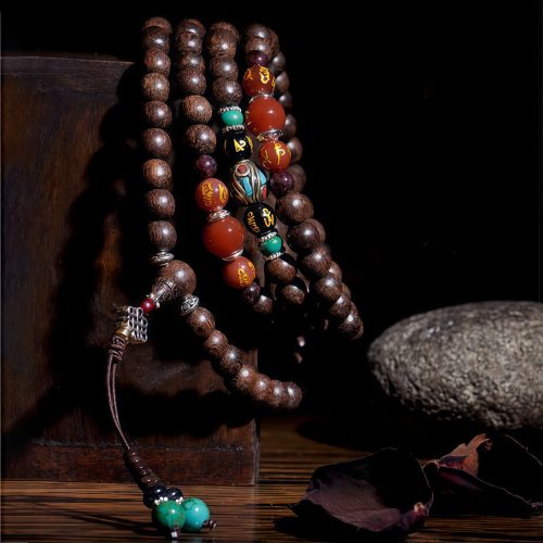 Pulsera de Poder de Ágata Roja y Madera de Áloe Pulsera de Poder de Ágata Roja y Madera de Áloe