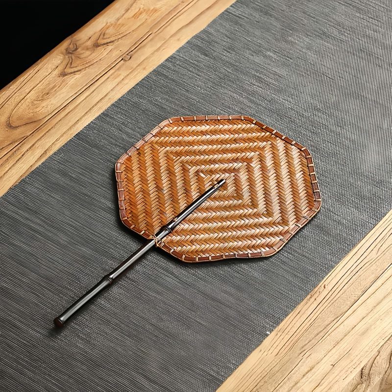 مروحة صينية يدوية الصنع من الخيزران، بيضاوية الشكل Chinese Handmade Bamboo Woven Oval Fan