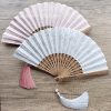 竹製ハンドル付き刺繍綿折りたたみ扇 Embroidered Cotton Folding Fan with Bamboo Handle