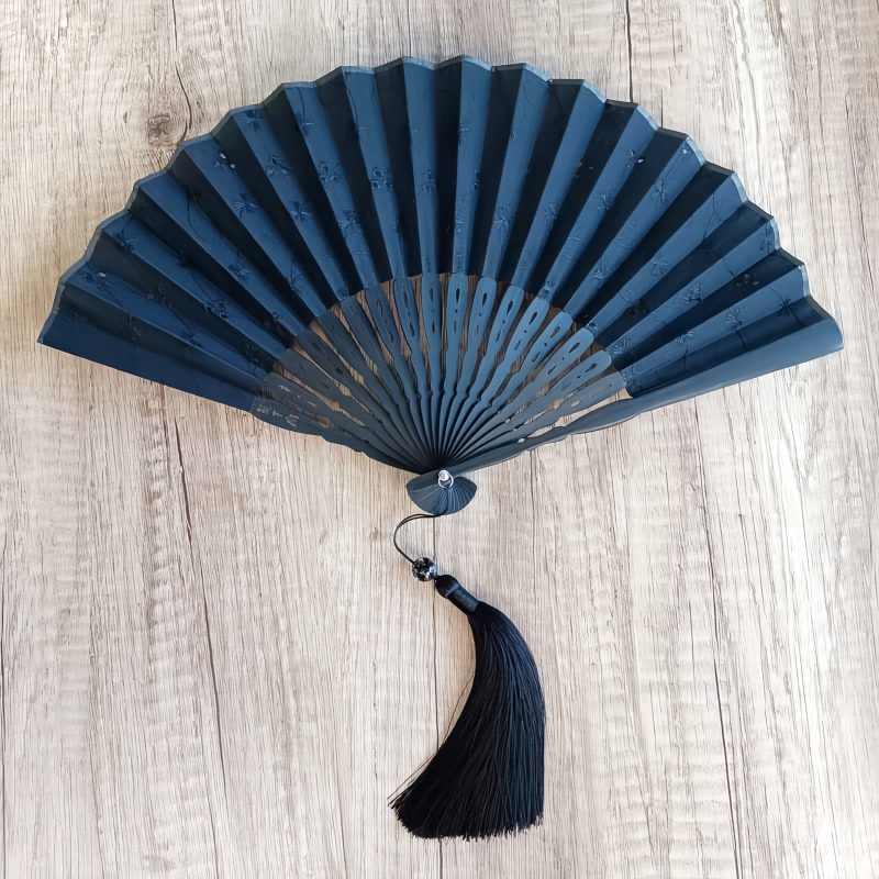 竹製ハンドル付き刺繍綿折りたたみ扇 Embroidered Cotton Folding Fan with Bamboo Handle