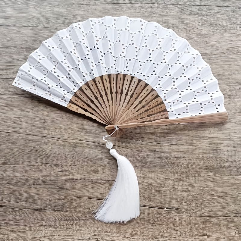 竹製ハンドル付き刺繍綿折りたたみ扇 Embroidered Cotton Folding Fan with Bamboo Handle
