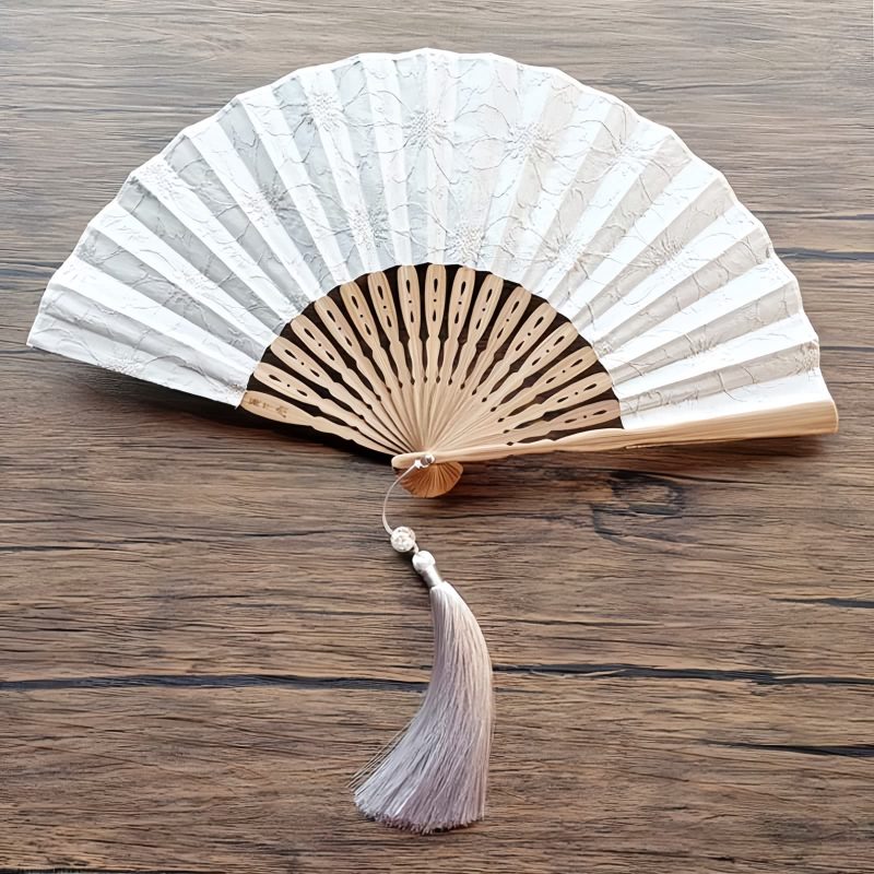 竹製ハンドル付き刺繍綿折りたたみ扇 Embroidered Cotton Folding Fan with Bamboo Handle