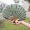 Abanico Plegable de Bambú Retro Artesanal, Color Sólido Handcrafted Retro Bamboo Solid Color Folding Fan