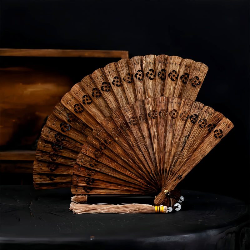 Abanico Plegable Grabado de Áloe de Nha Trang Nha Trang Agarwood Engraved Folding Fan