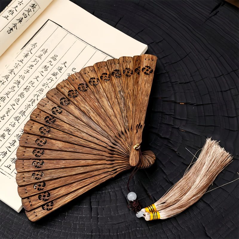 Abanico Plegable Grabado de Áloe de Nha Trang Nha Trang Agarwood Engraved Folding Fan