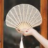 Abanico Plegable de Bambú con Encaje Rosa y Borlas Rose Lace Bamboo Folding Fan with Tassels