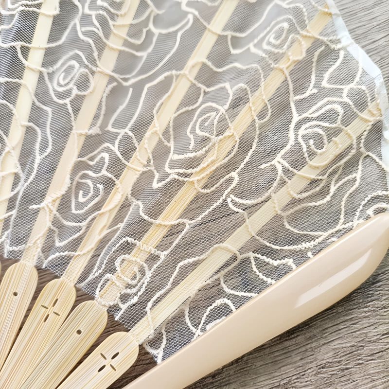 Abanico Plegable de Bambú con Encaje Rosa y Borlas Rose Lace Bamboo Folding Fan with Tassels