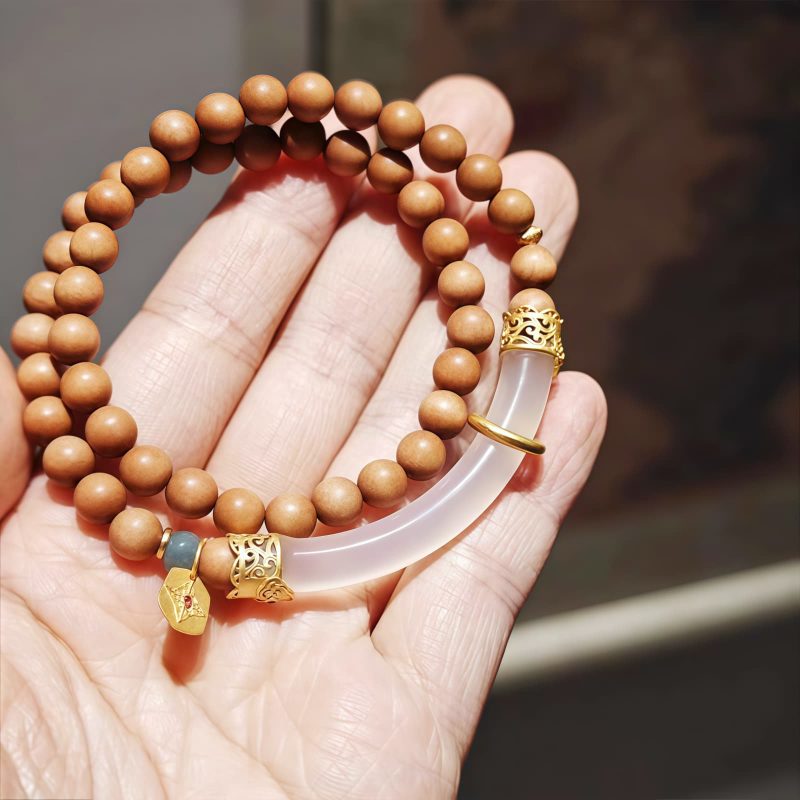 Pulsera de brazalete de sándalo y calcedonia gris Sandalwood Gray Chalcedony Cuff Bracelet