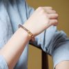 Pulsera de brazalete de sándalo y calcedonia gris Sandalwood Gray Chalcedony Cuff Bracelet